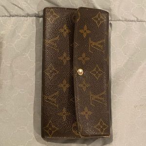 Louis Vuitton Sarah Wallet